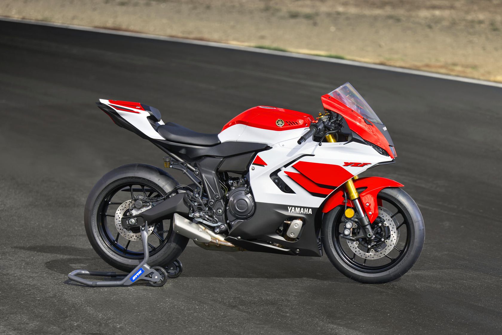 Yamaha R7 2026 vue de profil Yamaha R7 2026 vue de profil