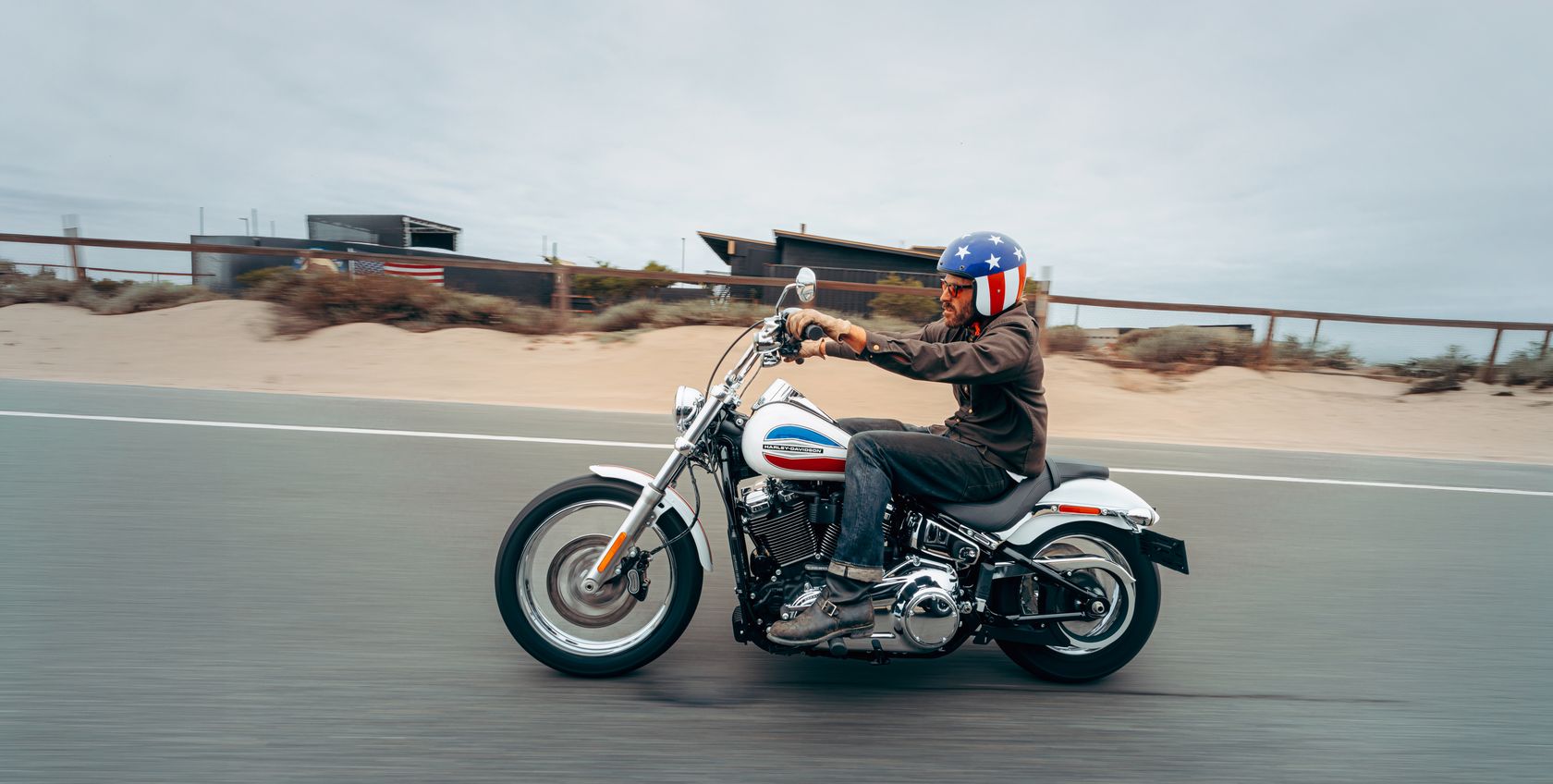 Harley Davidson super Glide 2026 en action