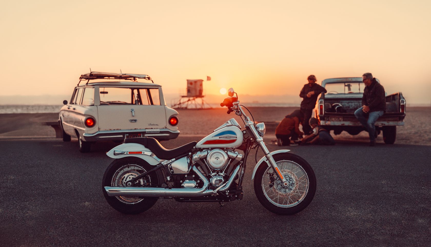 Harley Davidson super Glide 2026 vue de profil