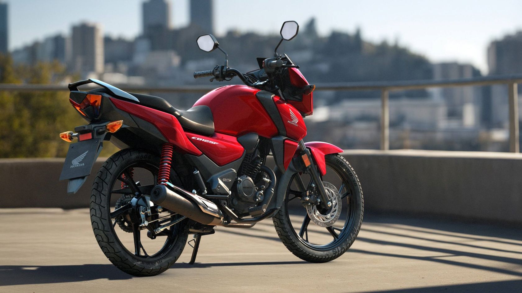 Honda CB125F 2026 vue arrière droit