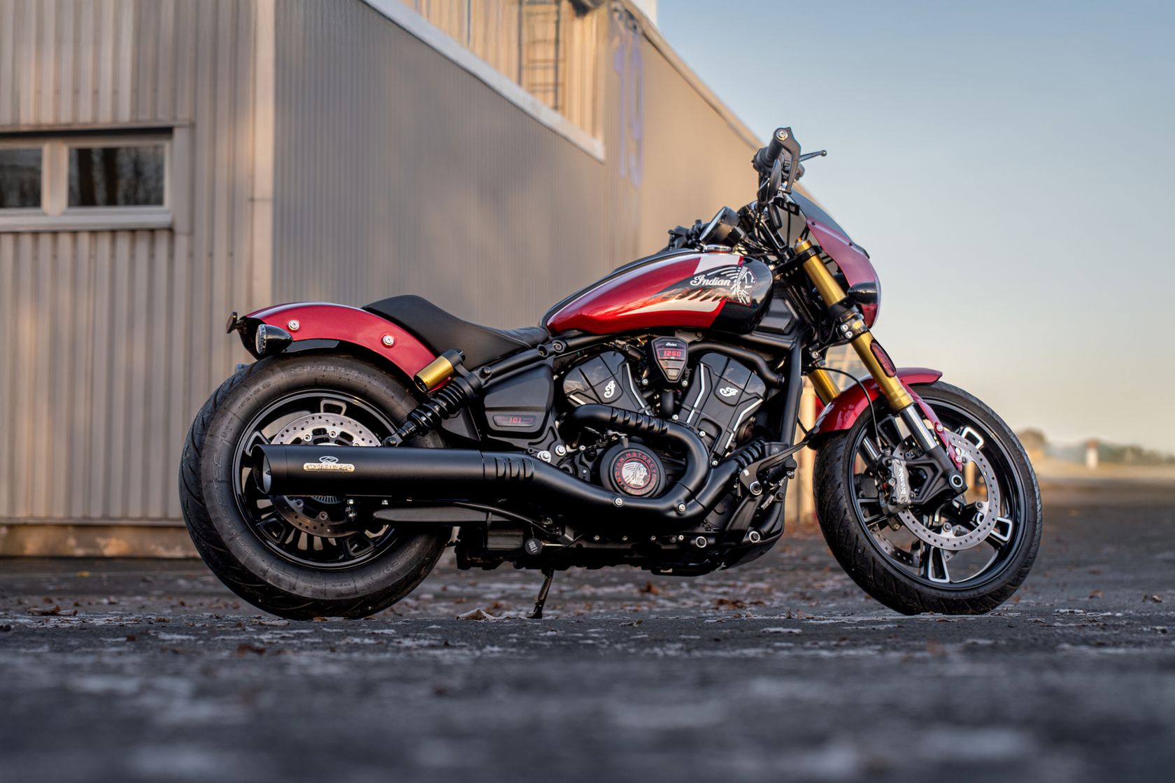 Indian Scout avec silencieux Jekill & Hyde Indian Scout avec silencieux Jekill & Hyde