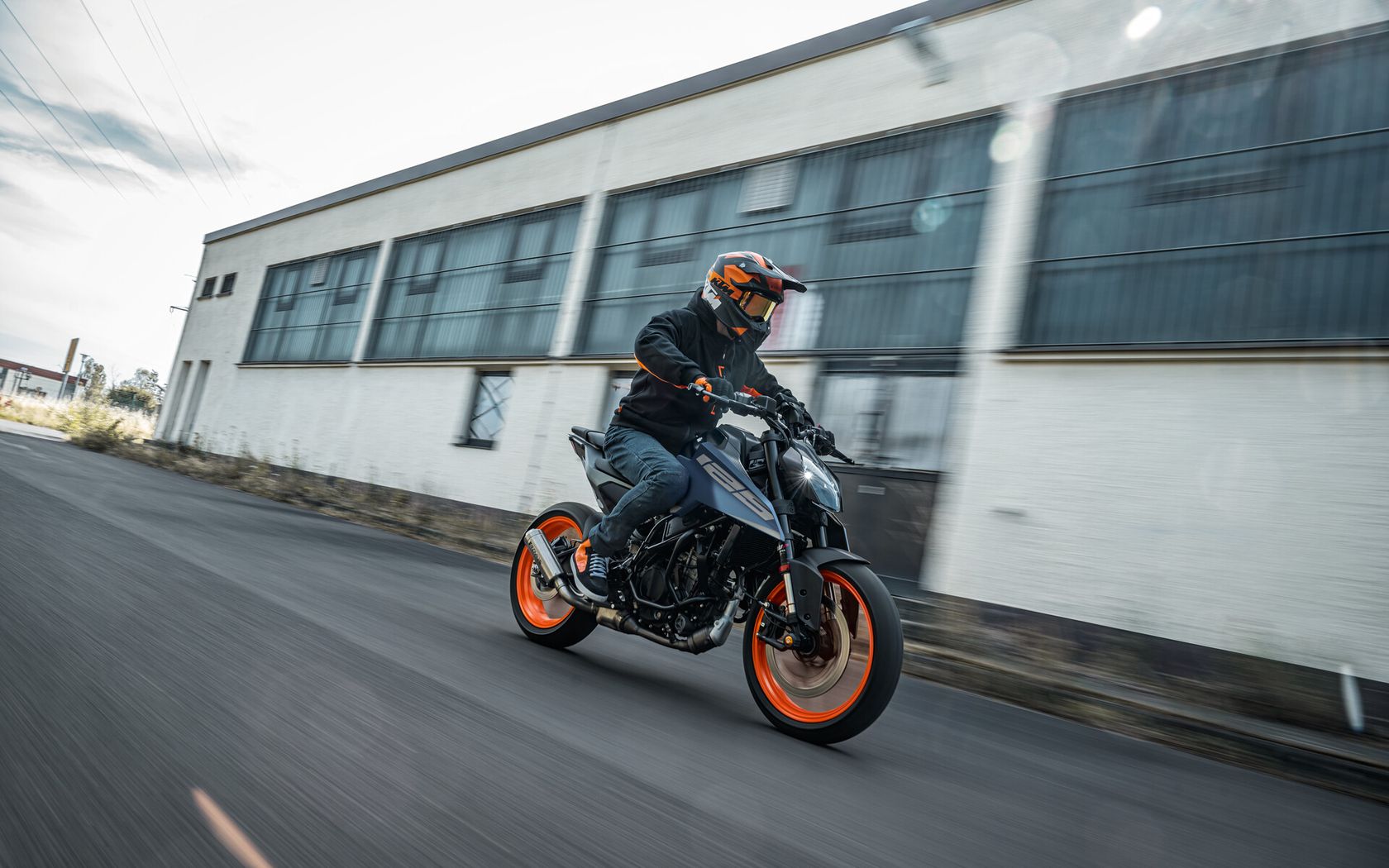 KTM 125 Duke 2026 en action