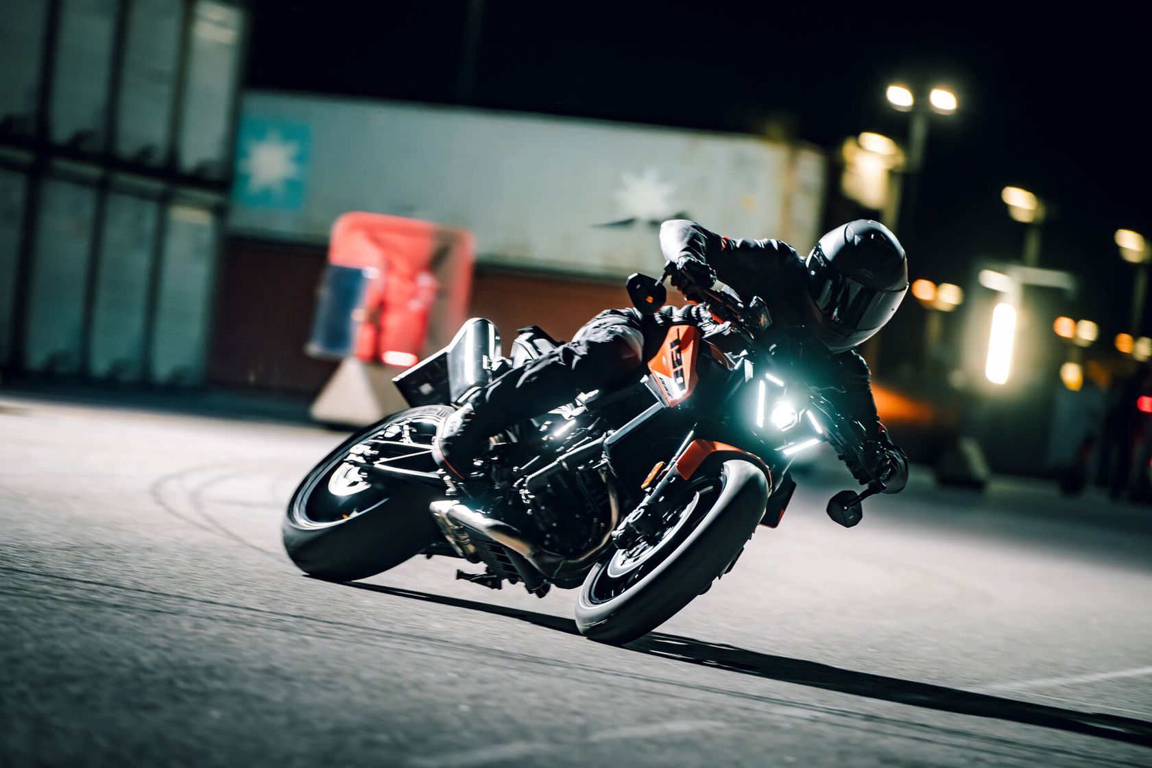 KTM 790 Duke 2027 sur l'angle KTM 790 Duke 2027 sur l'angle