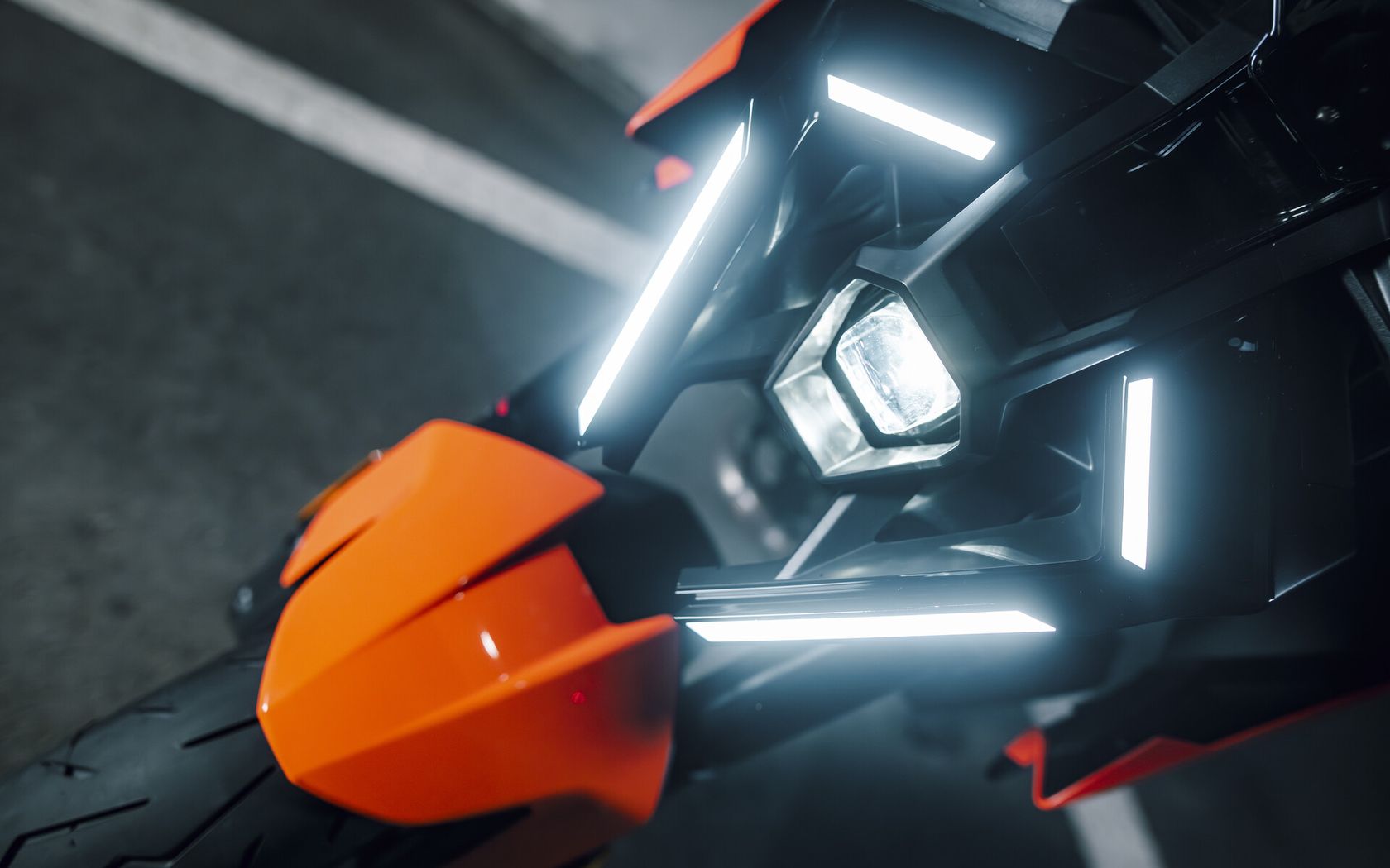 Signature led KTM 790 Duke 2027 Signature led KTM 790 Duke 2027