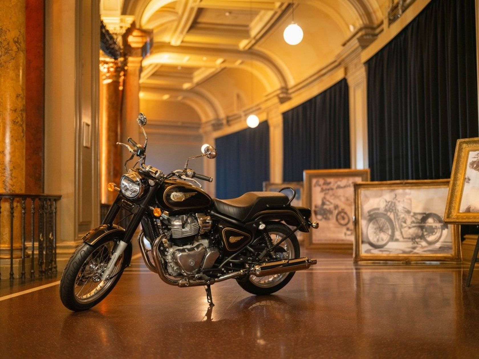 Royal Enfield Bullet 650 2026 en statique Royal Enfield Bullet 650 2026 en statique