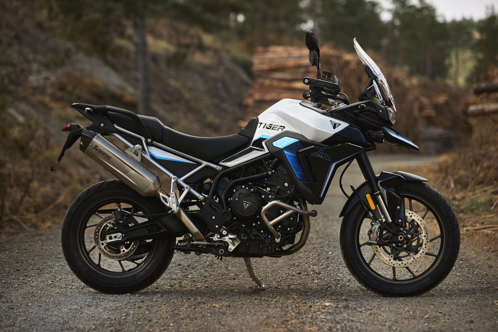 Triumph Tiger 900 Alpine Edition 2026 vue de profil Triumph Tiger 900 Alpine Edition 2026 vue de profil