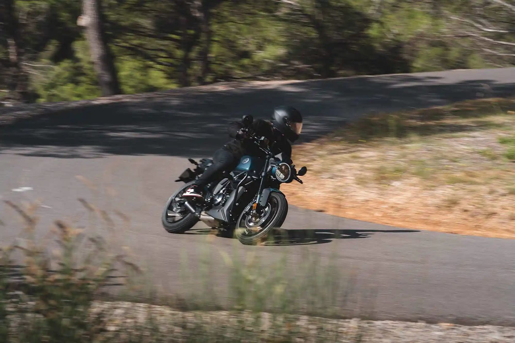 Zontes 125 Scrambler X en action Zontes 125 Scrambler X en action