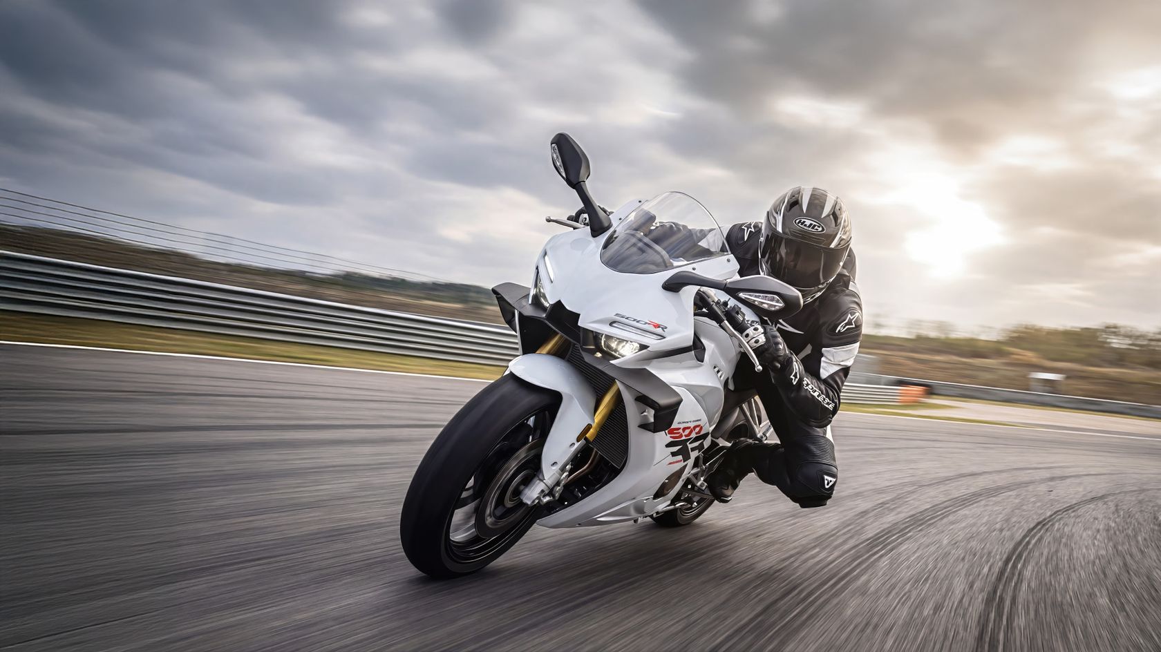 ZXMoto 500RR 2026 en action ZXMoto 500RR 2026 en action