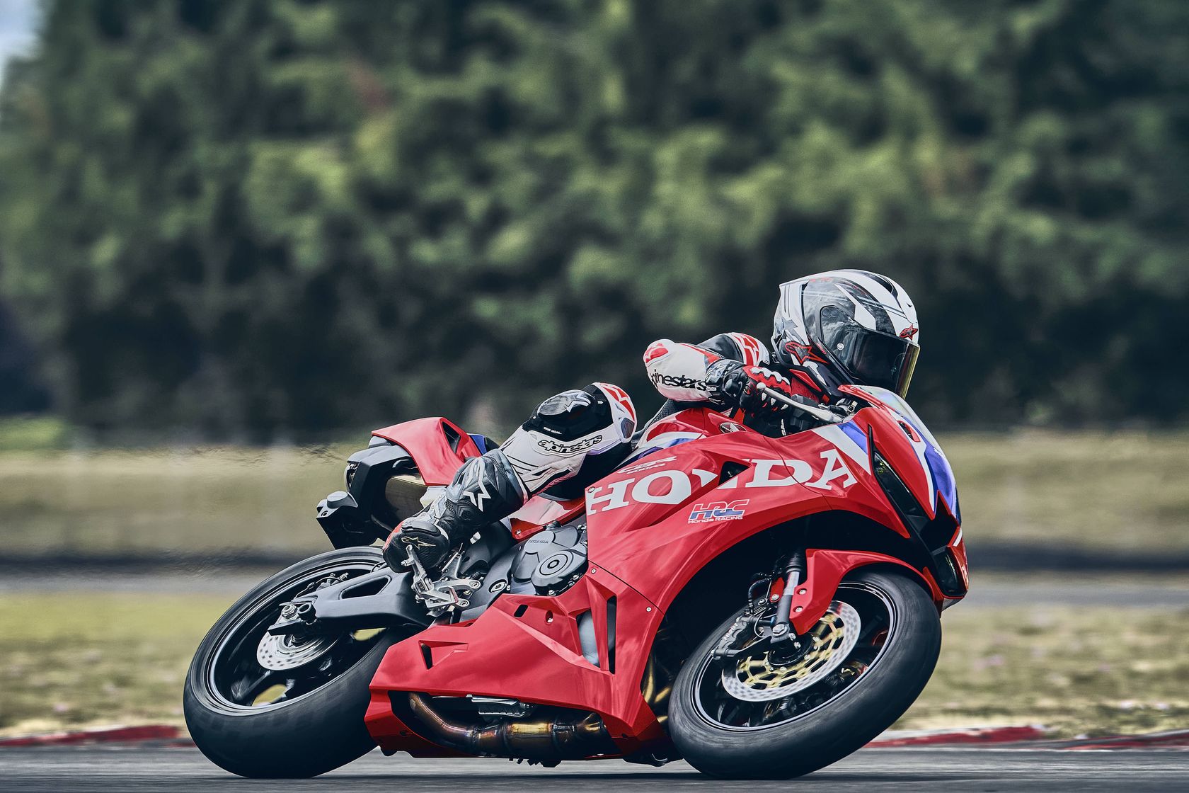 Honda CBR600RR 2027 sur l'angle Honda CBR600RR 2027 sur l'angle
