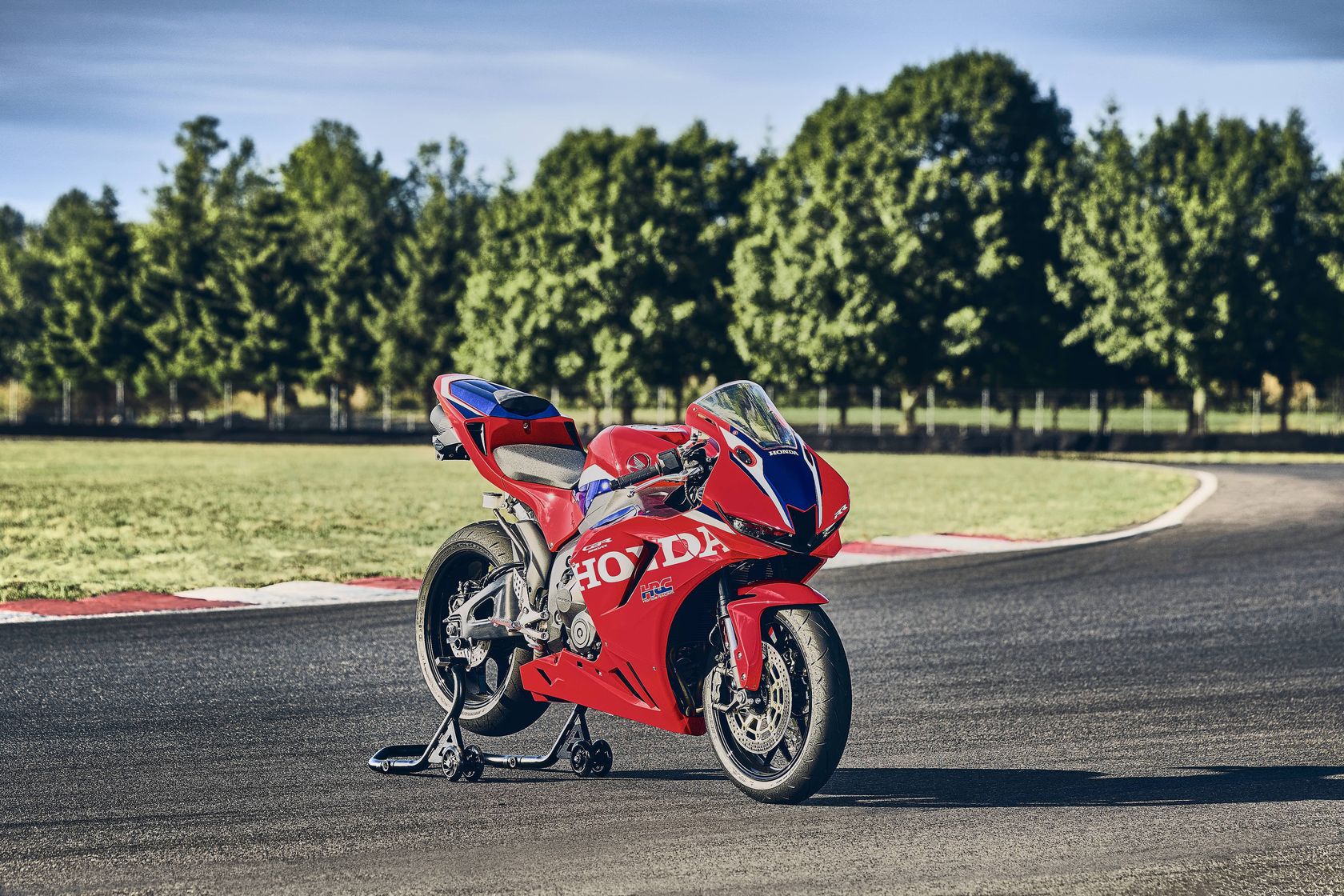 Honda CBR600RR 2027 en statique Honda CBR600RR 2027 en statique