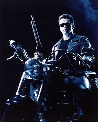 Terminator 2 sur sa Harley Fat Boy