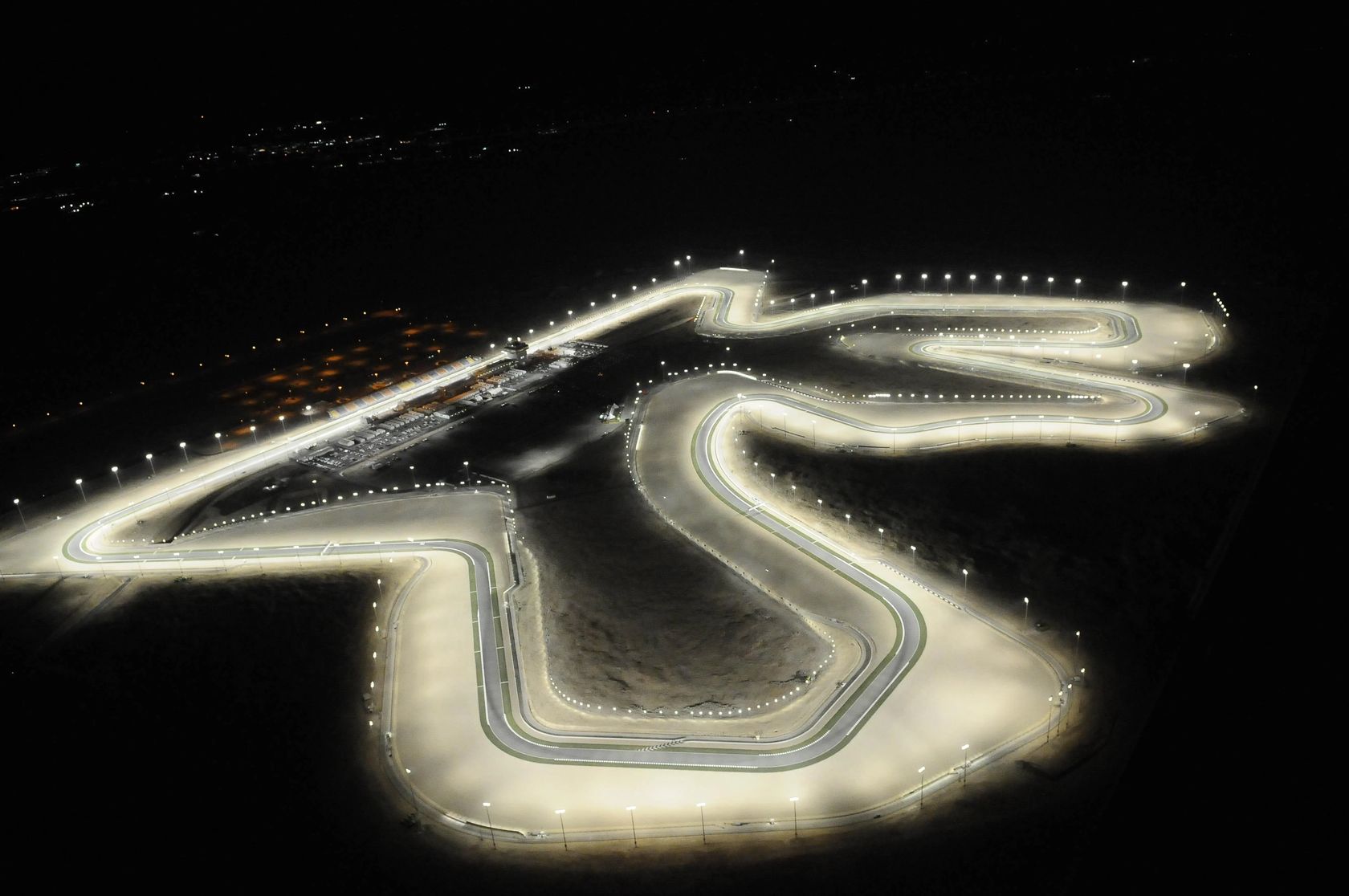 Circuit de Losail au Qatar de nuit