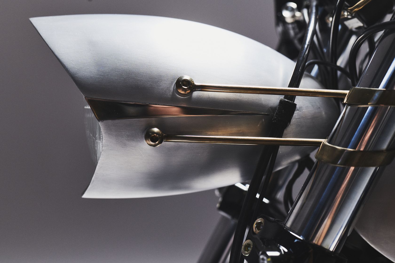 Phare Moto Guzzi Café Racer Eastern Spirit Phare Moto Guzzi Café Racer Eastern Spirit