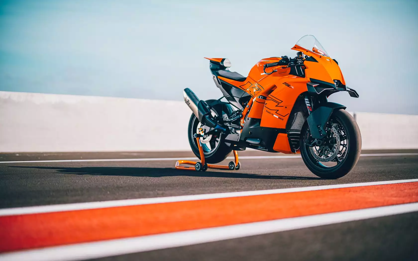 KTM 990 RC R 2026 en statique KTM 990 RC R 2026 en statique