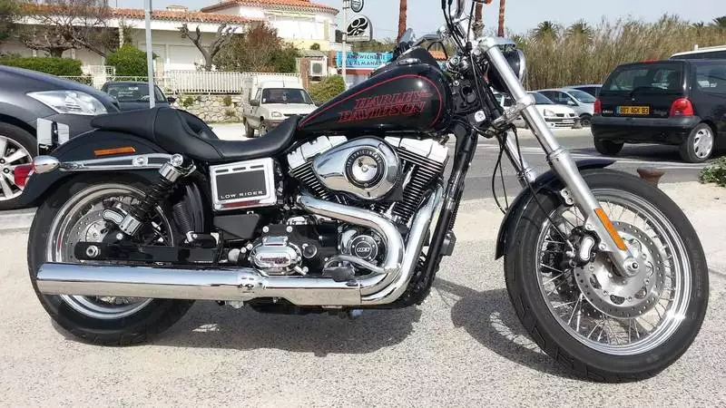 Harley Low Rider vue de droite