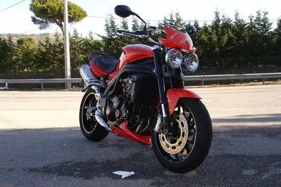 Essai Triumph Speed Triple (2009)