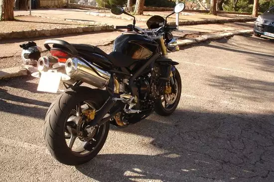 Essai Triumph Street Triple 675 (2009) par Zitoune06