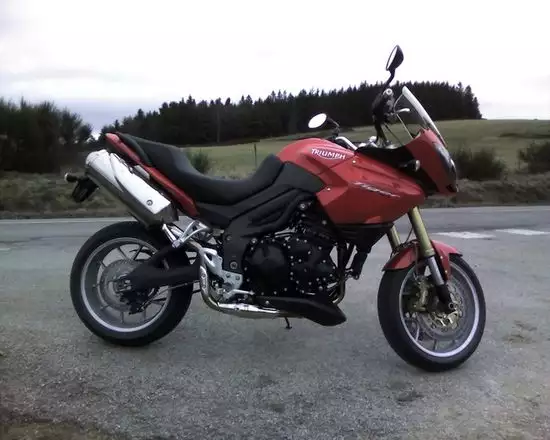 Triumph Tiger 1050 vue de droite