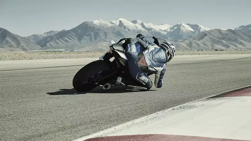 Yamaha R6 2017 vue arrière