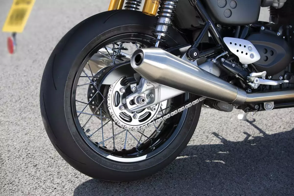 Echappement Triumph Thruxton 1200 RS
