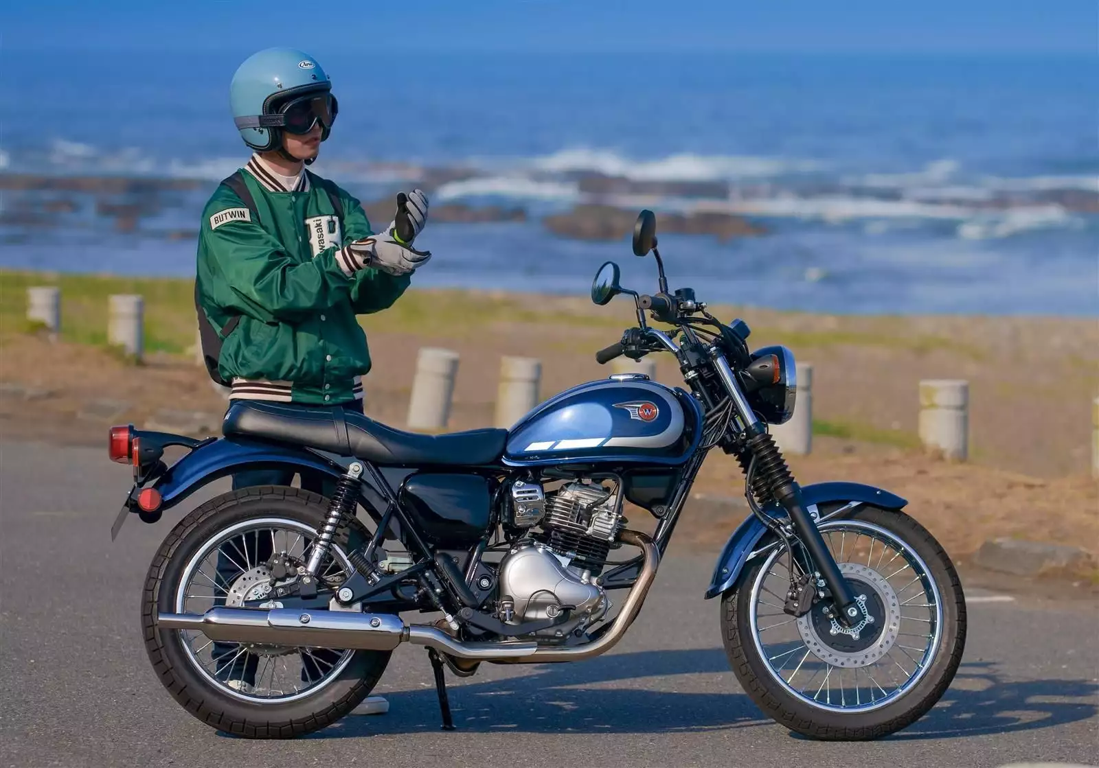 Kawasaki W230 en statique Kawasaki W230 en statique