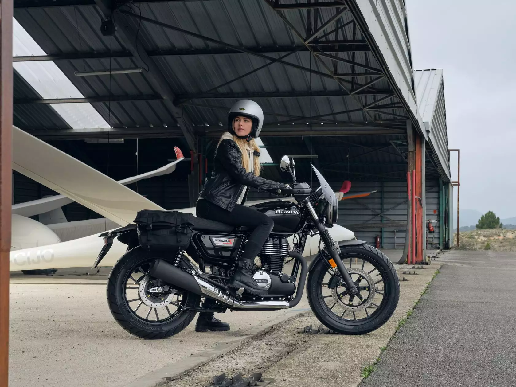 Honda GB350S 2025 en action