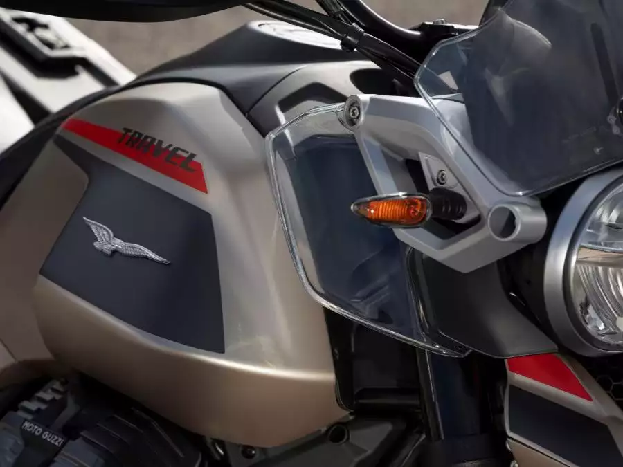 Moto-Guzzi V85 TT Travel 2026 en détail