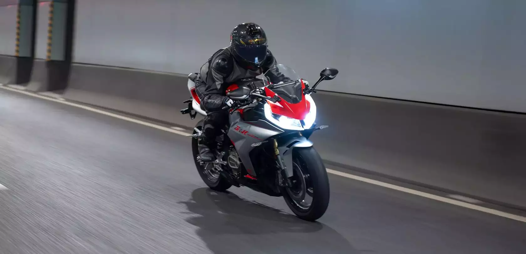 QJMotor SRK 421 RR 2026