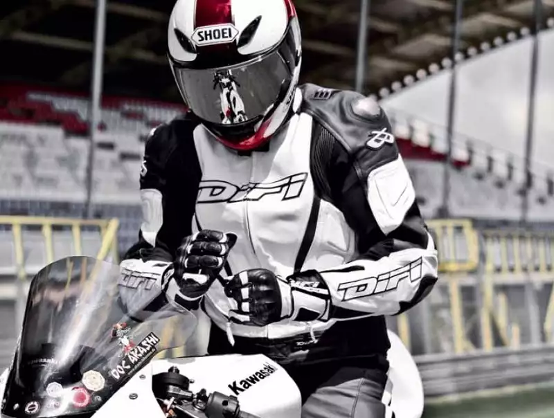 Equipement moto de piste